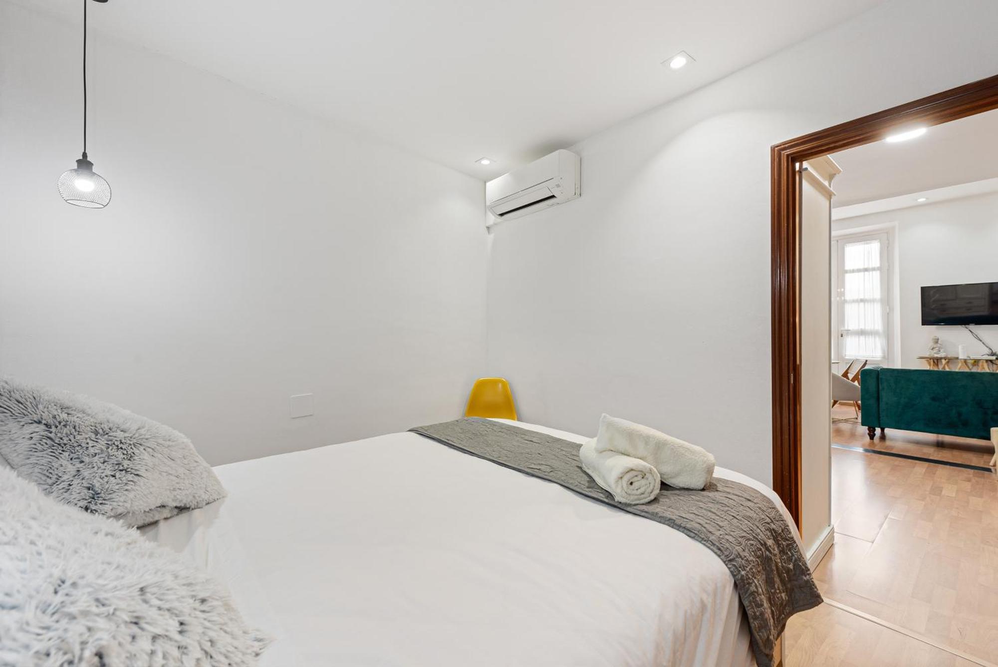 Urbanchicmalaga 2Bedroom Oasis In Historic Malaga Centre Extérieur photo