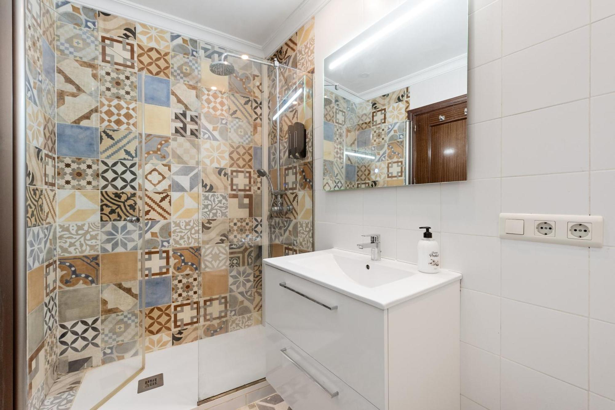 Urbanchicmalaga 2Bedroom Oasis In Historic Malaga Centre Extérieur photo